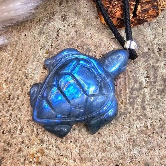 Nature Labradorite Carved Big Sea Turtle Pendant Necklace - Picture 6 of 9